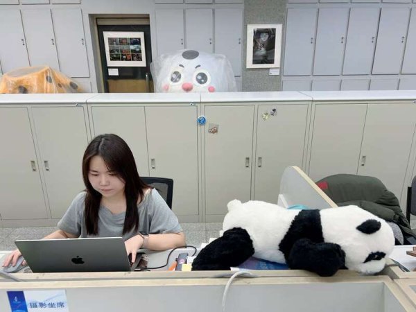 配资门户资讯 我的记者故事 | 做故事的“视觉翻译者”